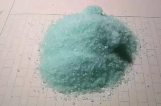 硫酸亚铁改良土壤的使用方法 硫酸亚铁改良土壤的使用方法