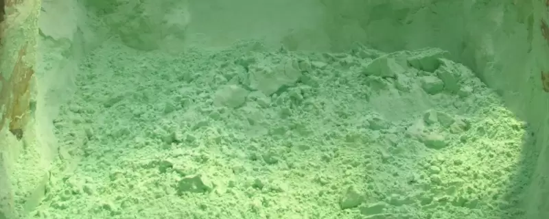 硫酸亚铁改良土壤的使用方法 硫酸亚铁改良土壤的使用方法