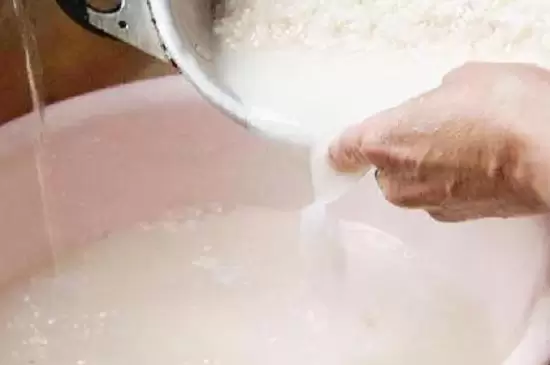 淘米水可以直接浇花吗? 淘米水可以直接浇花吗?