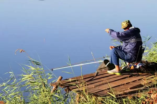 图片[4]-11月份钓深还是钓浅(11月份在不同水域钓鱼选择钓深还是钓浅呢)-会东网