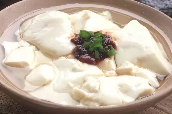 图片[4]-豆腐花和豆腐脑除了紧实度和易碎程度不同，还有哪些口感和制作工艺上的差异？-会东网