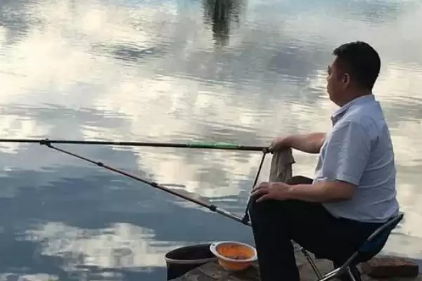 图片[3]-4-10月份为何是钓黄颡鱼的黄金时间？钓黄颡鱼还有哪些技巧和注意事项？-会东网