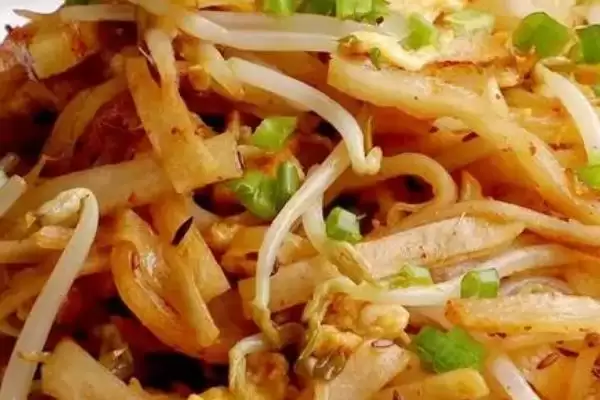 图片[3]-炒饼作为传统面食，有着怎样的历史渊源和地域特色？它的制作工艺有哪些独特之处？-会东网