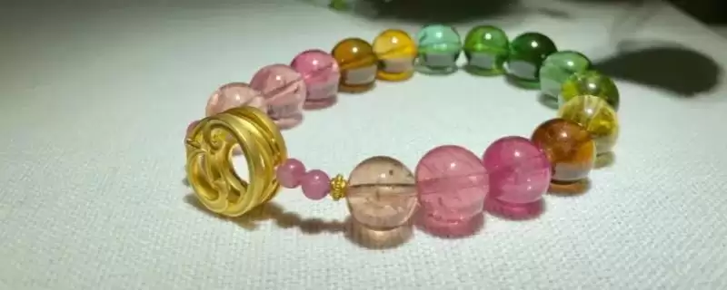 碧玺和水晶有哪些方面的区别呢,碧玺和水晶有什么区别插图 碧玺和水晶有哪些方面的区别呢,碧玺和水晶有什么区别插图