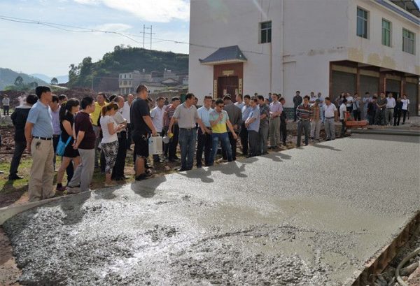 会东网新闻资讯:县召开脱贫攻坚农村公路建设推进会插图1 会东网新闻资讯:县召开脱贫攻坚农村公路建设推进会插图1