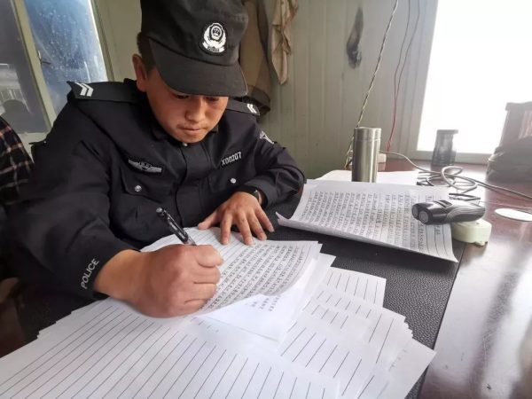 会东新闻资讯：党旗飘扬在川滇明珠抗疫一线插图1