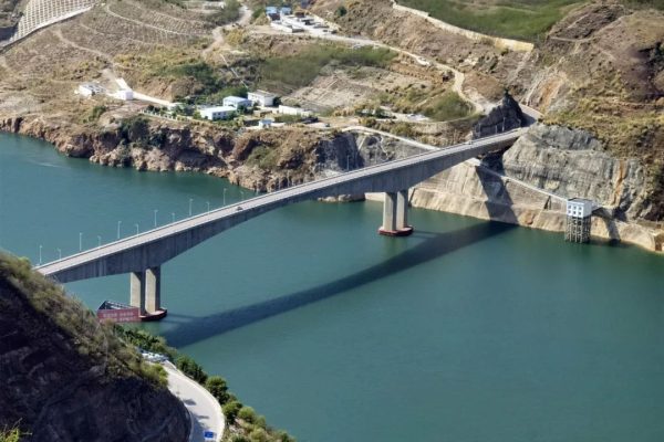 会东县2015年高考上本科线401人(会东中学)-会东网