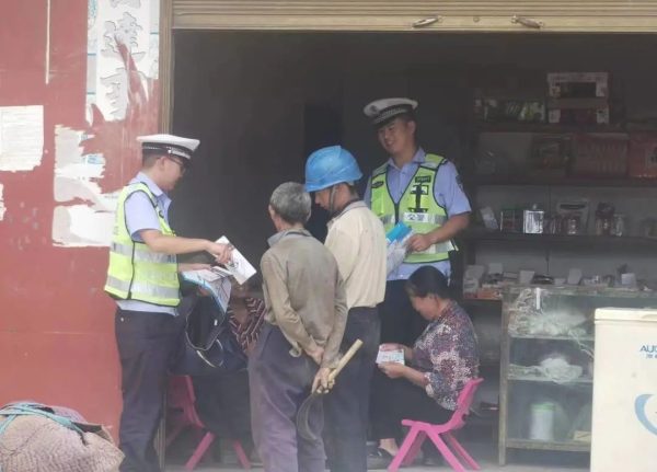 会东交警切实做好“火把节”期间道路交通安全工作插图3 会东交警切实做好“火把节”期间道路交通安全工作插图3