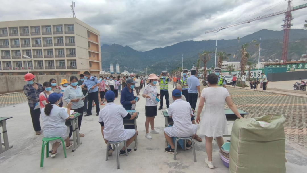 会东大崇镇中心卫生院开展艾滋病防治知识宣传活动插图1 会东大崇镇中心卫生院开展艾滋病防治知识宣传活动插图1