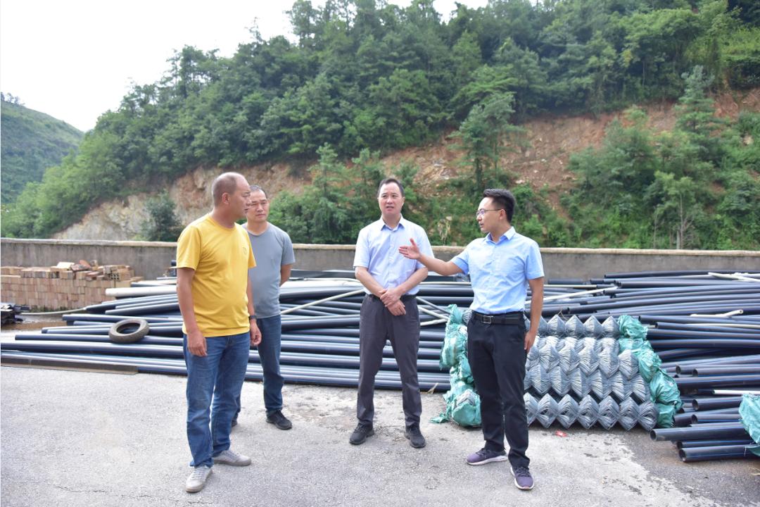 会东县委政法委到大龙村开展主题党日活动插图2