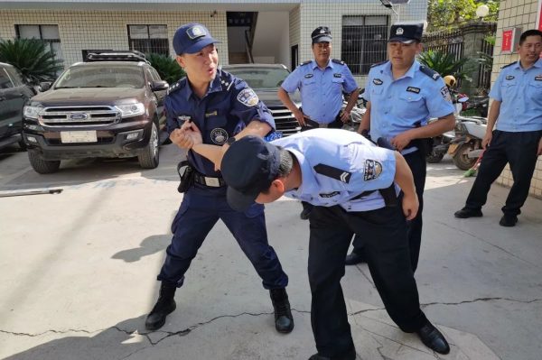 会东门户网|会东为进一步深化全警实战大练兵工作插图