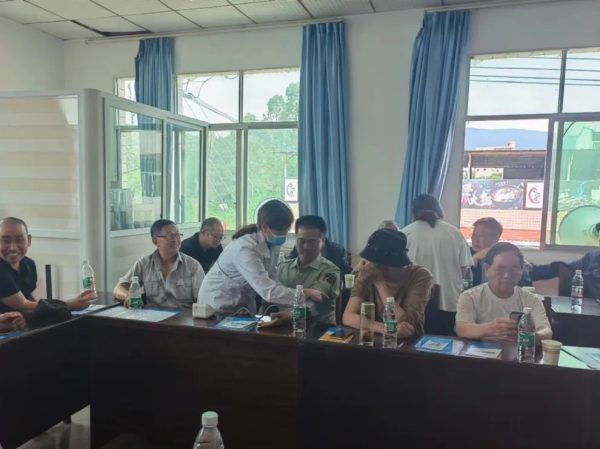 会东姜州镇：召开退役军人和烈属、现役军人座谈会插图3