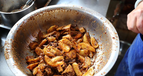 四川会东县的一道美食——油炸土豆,你吃过吗?插图1 四川会东县的一道美食——油炸土豆,你吃过吗?插图1