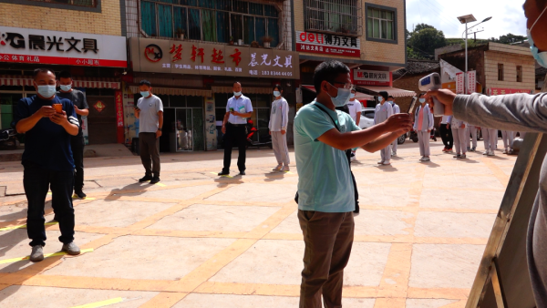 会东县大桥中学开展疫情防控应急演练