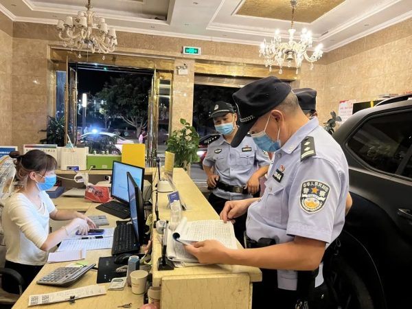 会东县开展第十一次夏季治安整治插图1