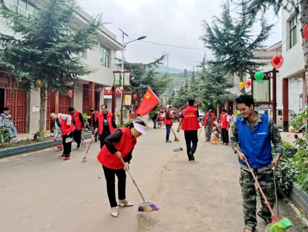 会东县江西街开展“卫生大清扫·我先行”活动插图2 会东县江西街开展“卫生大清扫·我先行”活动插图2