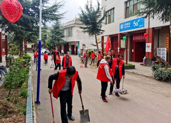 会东县江西街开展“卫生大清扫·我先行”活动插图1 会东县江西街开展“卫生大清扫·我先行”活动插图1