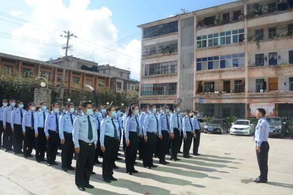 会东县公安局举行警务辅助人员授衔仪式插图3