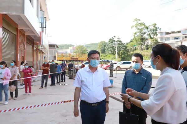 会东县委书记环江红到姜州镇调研督导烟叶收购插图1 会东县委书记环江红到姜州镇调研督导烟叶收购插图1