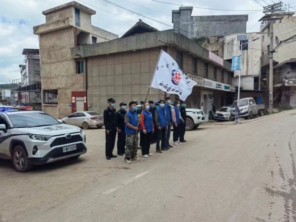 会东县新闻|会东公安联合索玛花志愿者开展“同心抗疫”