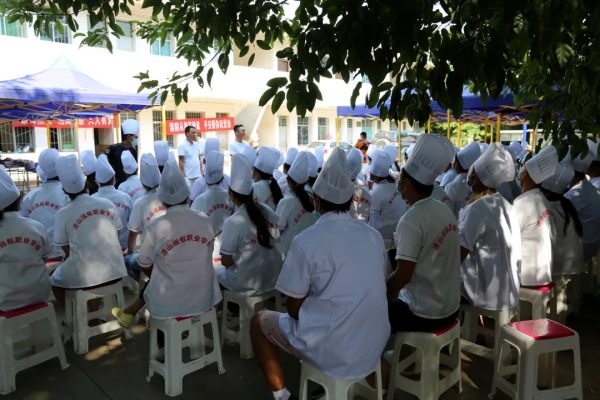 会东门户网|会东县人力资源社会保障局以优化服务为重点