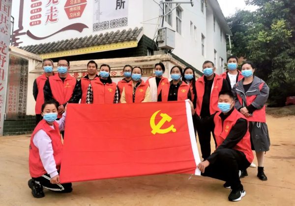 会东县野租乡党员干部认真落实“三抓”