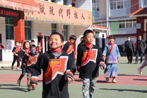 会东南山实验学校到野租乡中心校开展爱心捐赠活动插图6