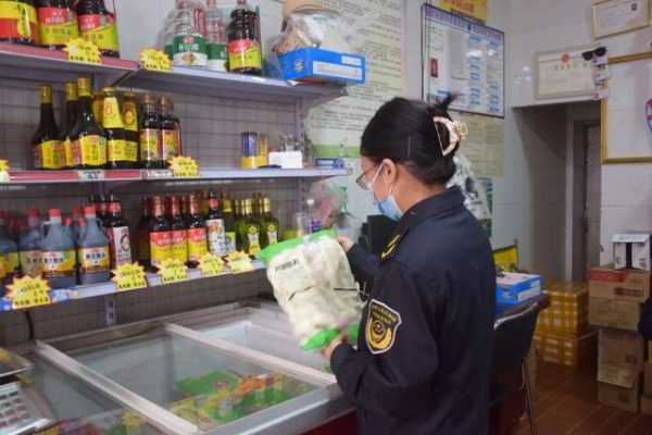 川滇明珠｜会东县市场监管局开展疫情防控“四查一扫一问”插图2