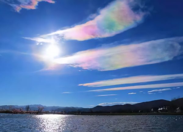 会东网,11月11日会东的网友拍摄到了罕见白云插图2 会东网,11月11日会东的网友拍摄到了罕见白云插图2