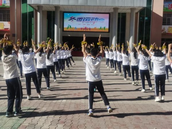 会东网,11月16日,会东县参鱼中学举行了第二十四届冬季学生运动会插图8 会东网,11月16日,会东县参鱼中学举行了第二十四届冬季学生运动会插图8