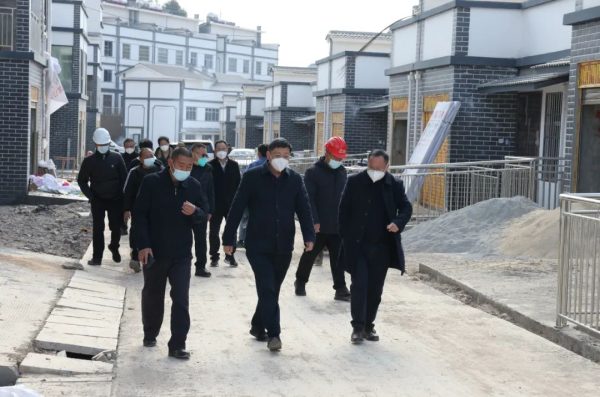 川滇明珠,12月25日,会东县委书记环江红到鱼山居民点调研督导移民房建插图 川滇明珠,12月25日,会东县委书记环江红到鱼山居民点调研督导移民房建插图