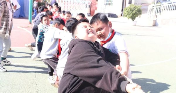 会东网报道，12月8日，铁柳镇中心校举行第七届冬季学生运动会插图