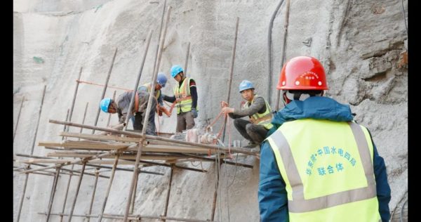 会东官网,会东县建筑工人留守项目工地过大年!插图 会东官网,会东县建筑工人留守项目工地过大年!插图