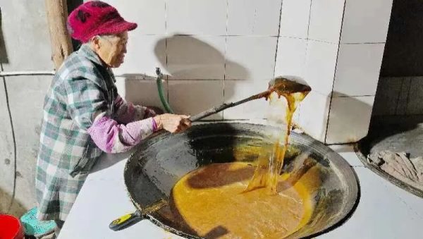 会东县鱼城街道老街社区:四代传承,香甜麻糖迎新年-会东网