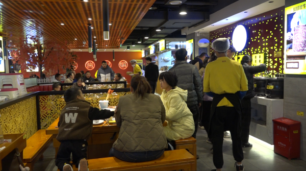 火锅消费升温,冬季餐饮市场迎来“火锅经济”插图1 火锅消费升温,冬季餐饮市场迎来“火锅经济”插图1