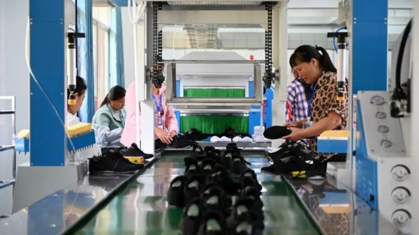 会东县首家鞋厂正式开工！插图3