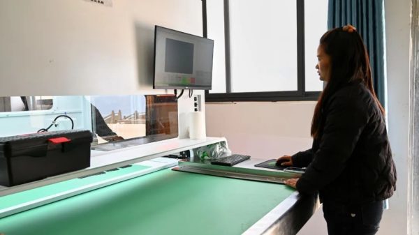 会东县首家鞋厂正式开工！插图2