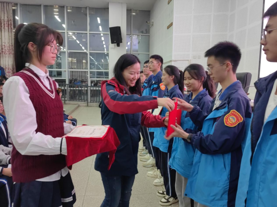 会东县和文中学举行学生会换届暨总结表彰大会插图6 会东县和文中学举行学生会换届暨总结表彰大会插图6