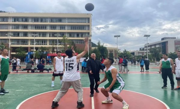 会东和文中学教职工运动会篮球比赛开幕插图1 会东和文中学教职工运动会篮球比赛开幕插图1