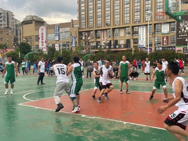 会东和文中学教职工运动会篮球比赛开幕插图3 会东和文中学教职工运动会篮球比赛开幕插图3