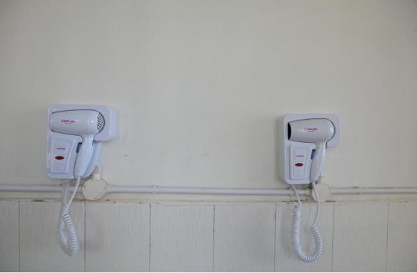 会东县和文中学安装自助吹风机,为学生提供便捷舒适的住宿环境-会东网