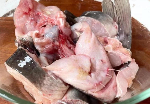 【会东美食】江团鱼三汁焖锅,口感鲜嫩酱香浓郁,让你口水四溢!插图2 【会东美食】江团鱼三汁焖锅,口感鲜嫩酱香浓郁,让你口水四溢!插图2