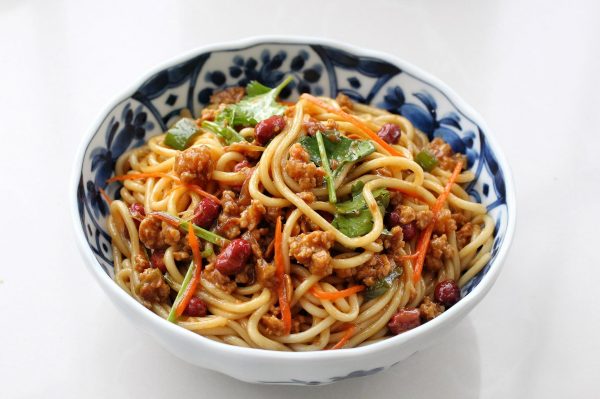 豆角炒肉拌面的做法?木瓜肉片炒毛豆的做法?插图1 豆角炒肉拌面的做法?木瓜肉片炒毛豆的做法?插图1