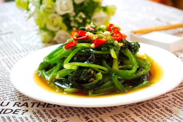 “铁板火锅肉片”、“凉拌菠菜泥”和“卤水乳鸽”的做法插图5 “铁板火锅肉片”、“凉拌菠菜泥”和“卤水乳鸽”的做法插图5