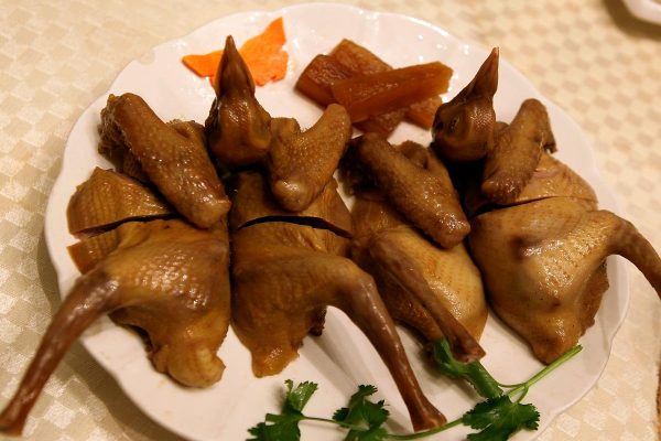 “铁板火锅肉片”、“凉拌菠菜泥”和“卤水乳鸽”的做法插图7 “铁板火锅肉片”、“凉拌菠菜泥”和“卤水乳鸽”的做法插图7