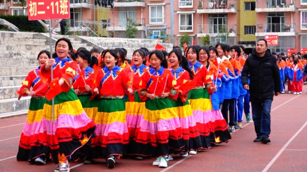 会东县大桥中学举行第40届冬季田径运动会插图2 会东县大桥中学举行第40届冬季田径运动会插图2