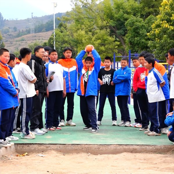 会东县大桥中学举行第40届冬季田径运动会插图3 会东县大桥中学举行第40届冬季田径运动会插图3