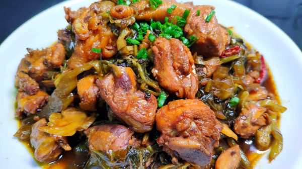 简单美味的香菇肉末炒酸菜和蒜泥蒸鱼肉制作教程插图3 简单美味的香菇肉末炒酸菜和蒜泥蒸鱼肉制作教程插图3