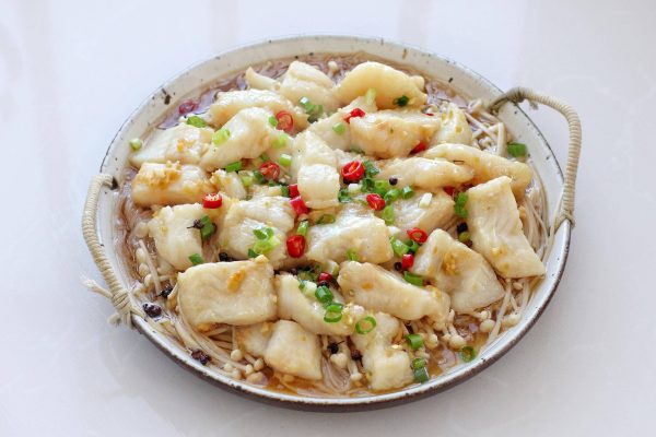 简单美味的香菇肉末炒酸菜和蒜泥蒸鱼肉制作教程插图4 简单美味的香菇肉末炒酸菜和蒜泥蒸鱼肉制作教程插图4