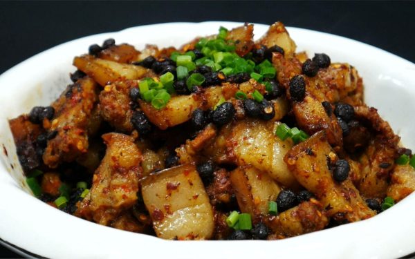 【会东网】豆豉蒸五花肉和酸菜炒猪肚条的做法插图 【会东网】豆豉蒸五花肉和酸菜炒猪肚条的做法插图